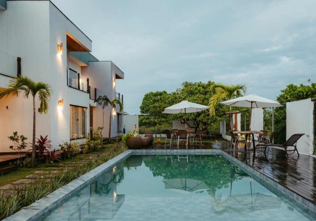 Blue and White Modern Creative Marketing Agency Email Header (Instagram Post) (9)